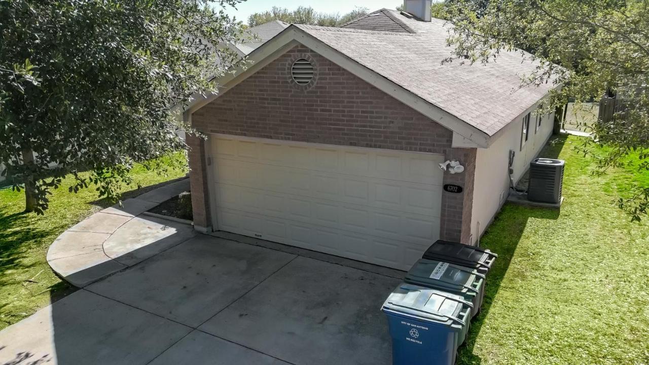 Holiday home Gorgeous Home- Close To Lackland Afb- Centrally Located San Antonio
