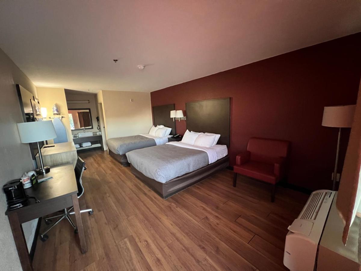 Hotel Quality & I-10 Near Fiesta Texas