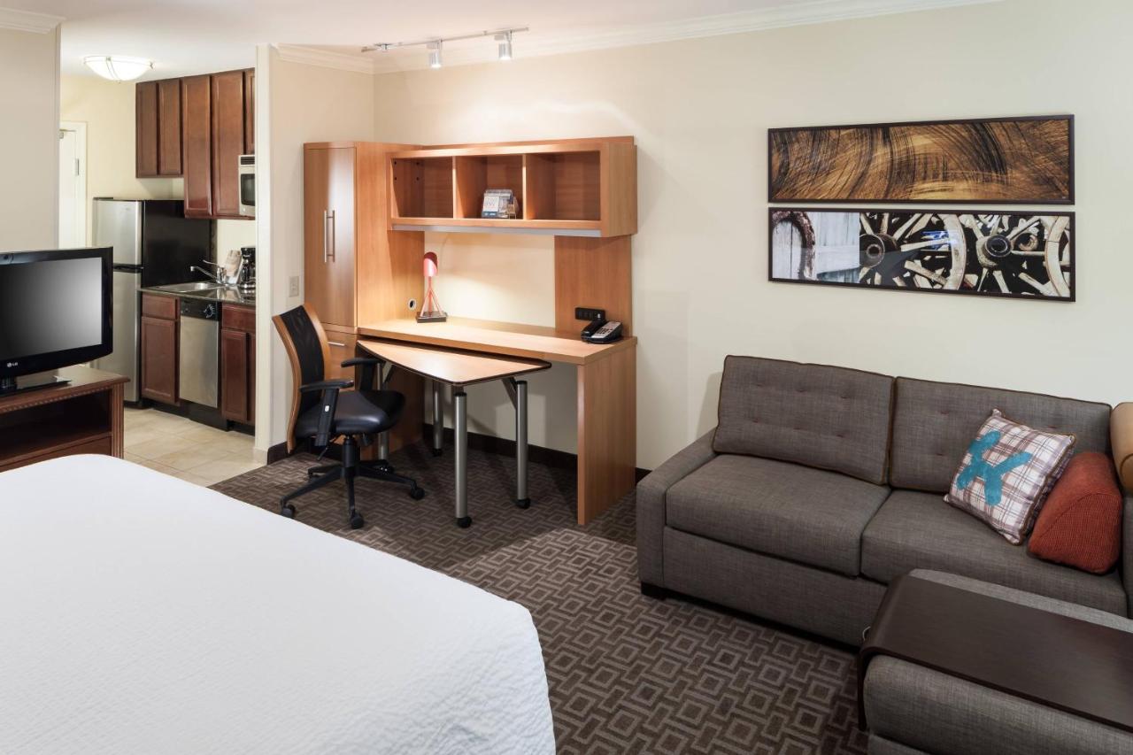 Towneplace By Marriott Airport Hotel 3*