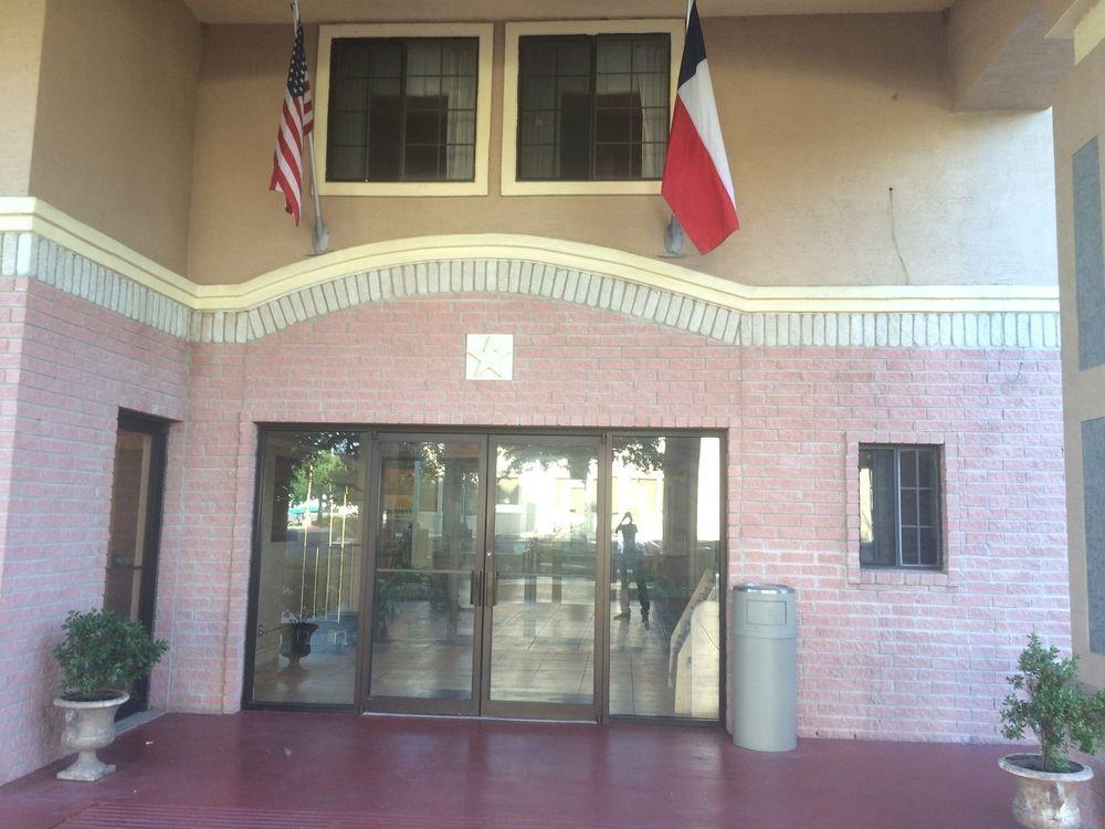 Days & By Wyndham North/stone Oak 2*