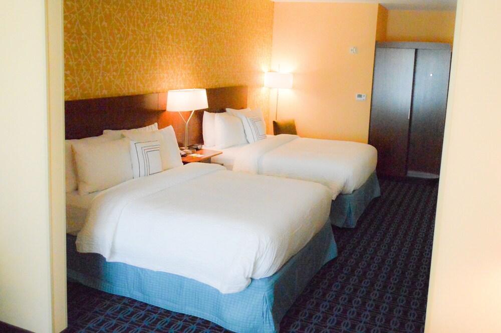 Hotel Fairfield & By Marriott Brooks Base 3*