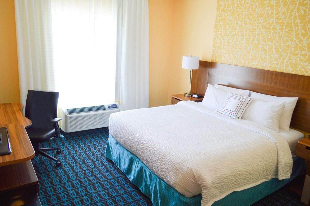 Hotel Fairfield & By Marriott Brooks Base 3*