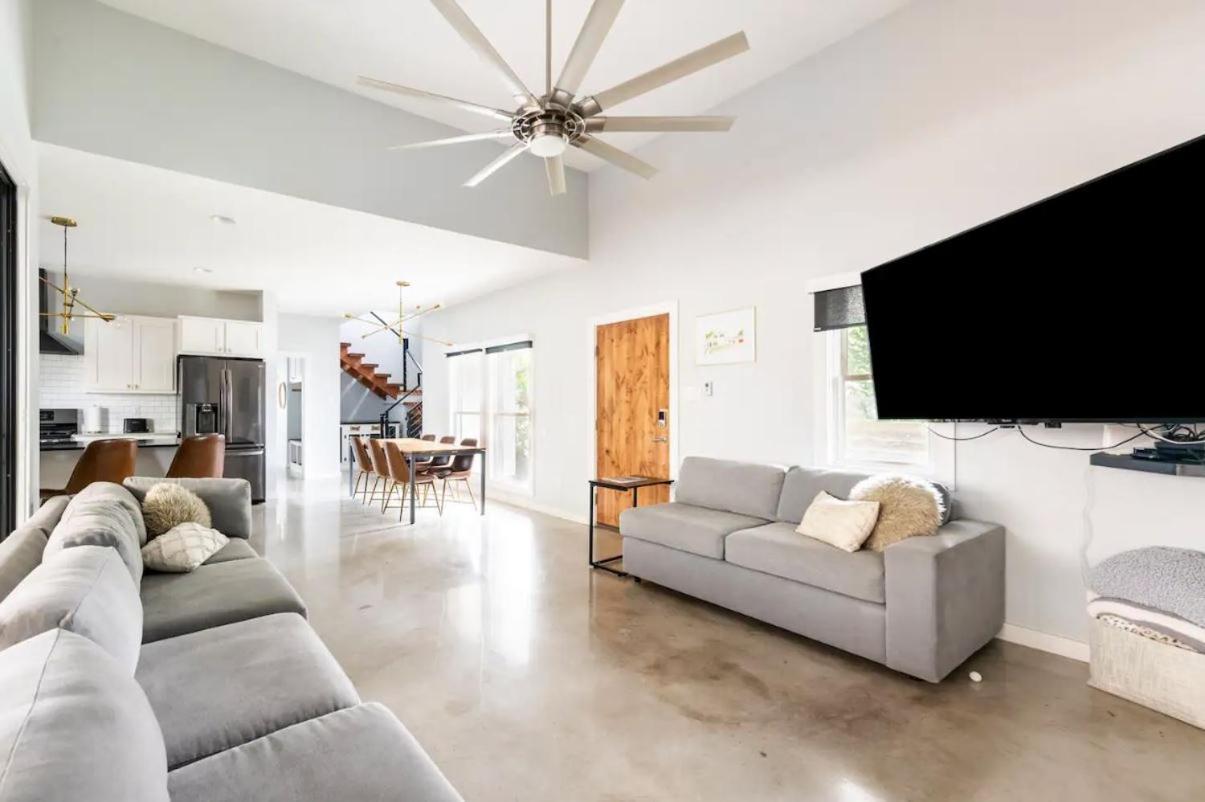 Holiday home Downtown Modern Farmhouse-pool- Sleeps 12