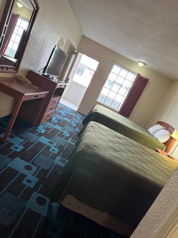 Travel Lackland Sea World Motel
