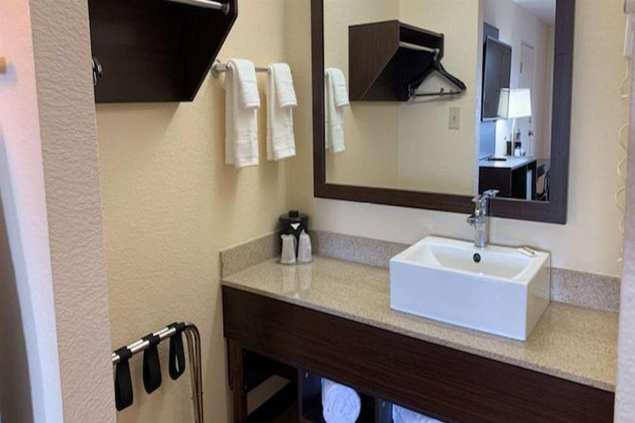 Quality & I-10 Near Fiesta Texas Hotel San Antonio