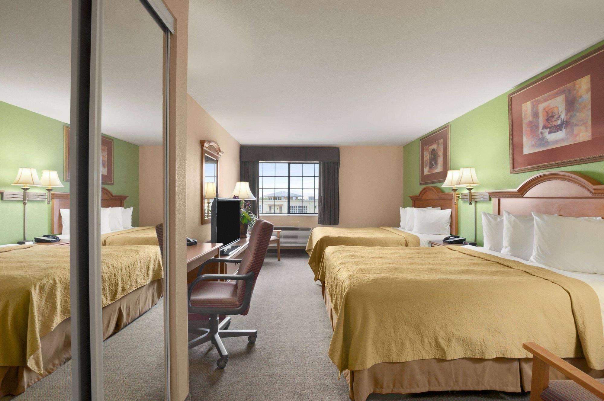 Days & By Wyndham North/stone Oak San Antonio