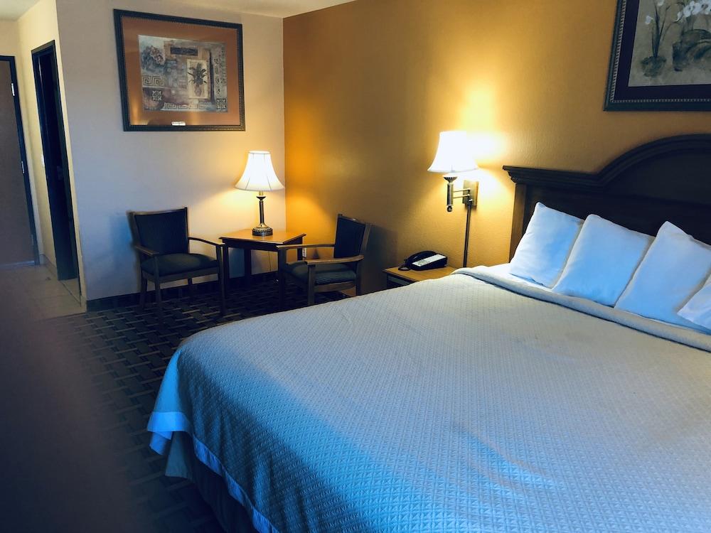 Hotel Days & By Wyndham North/stone Oak San Antonio