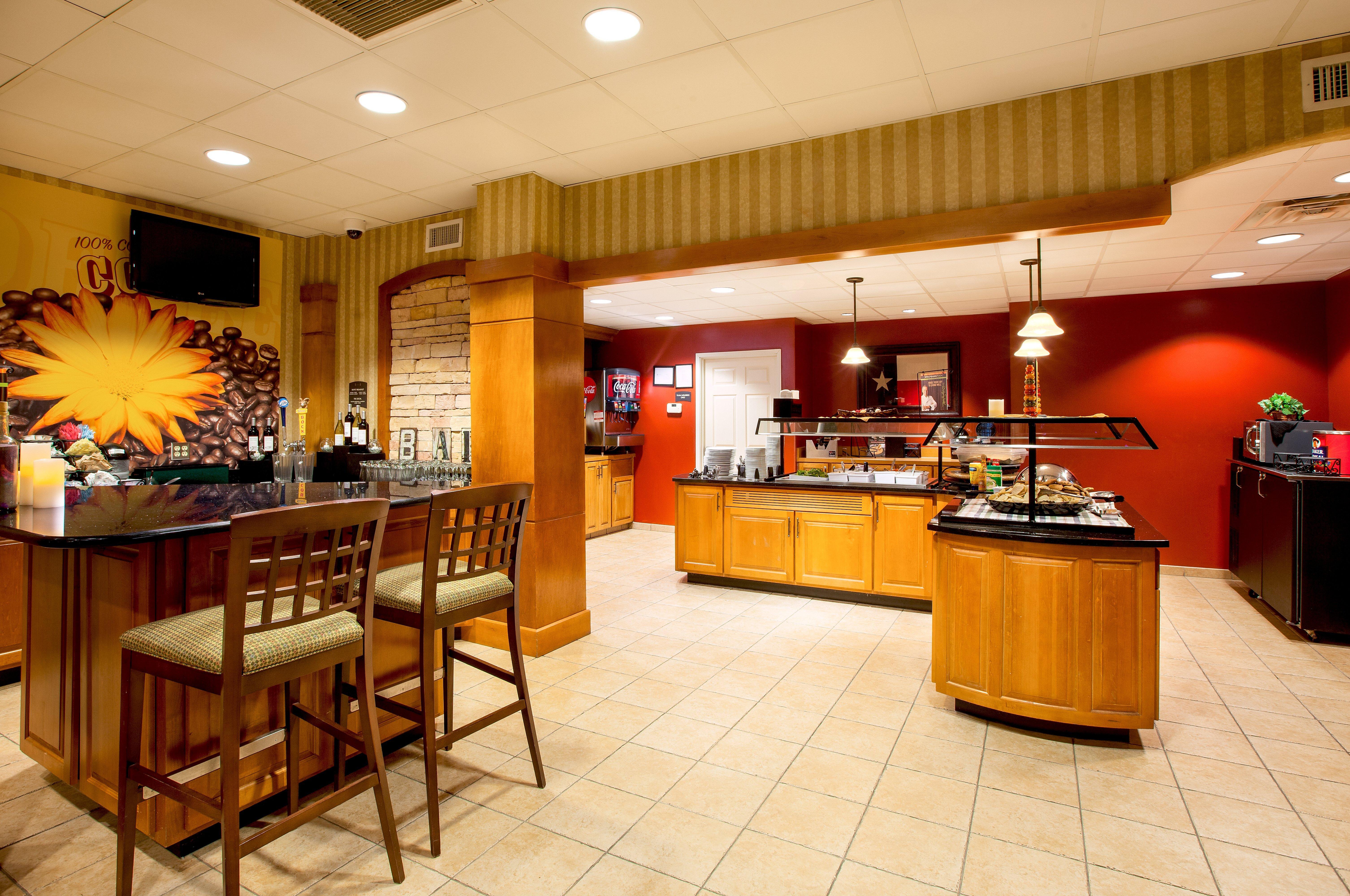 Hotel Staybridge Airport By Ihg