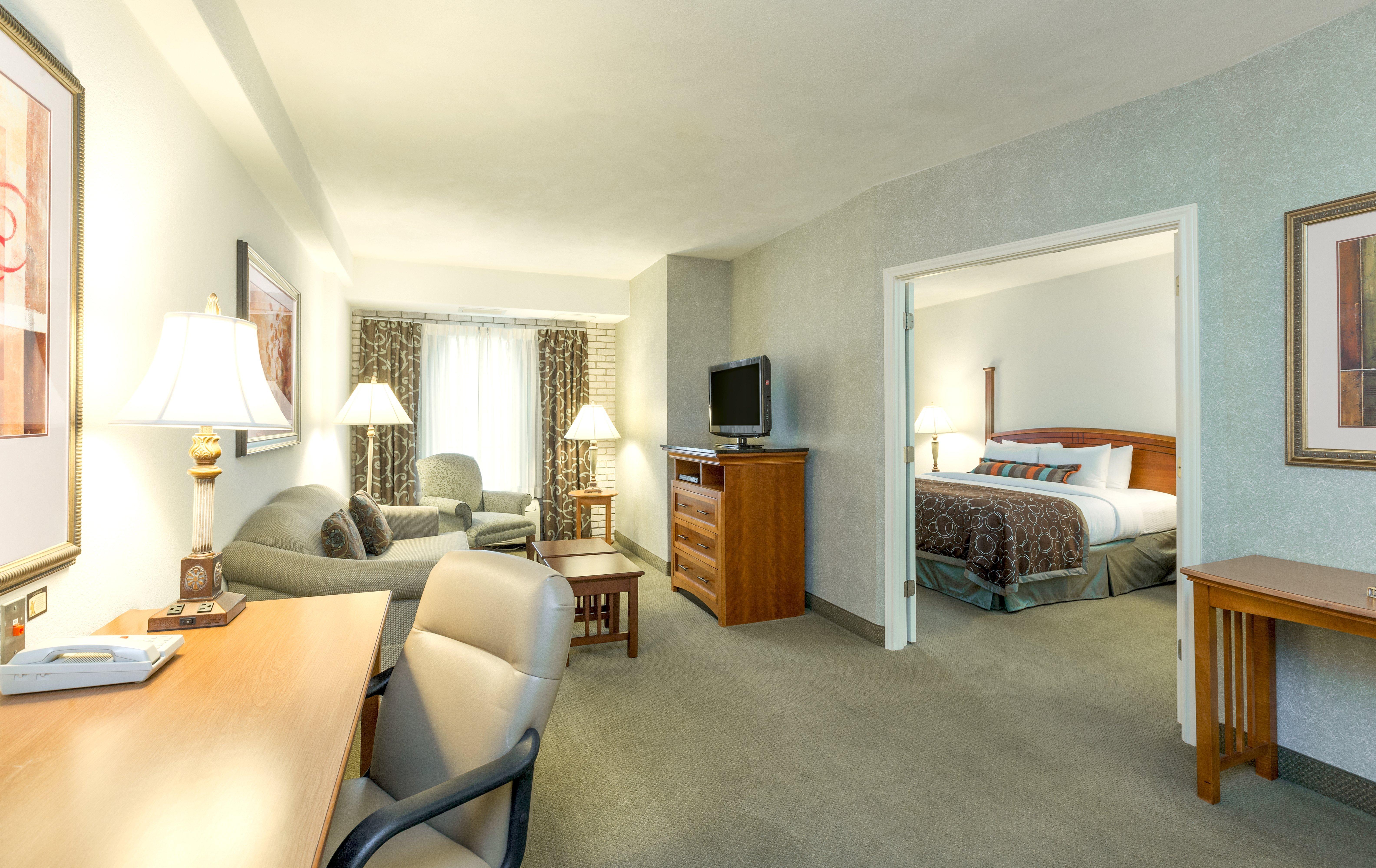Hotel Staybridge Airport By Ihg