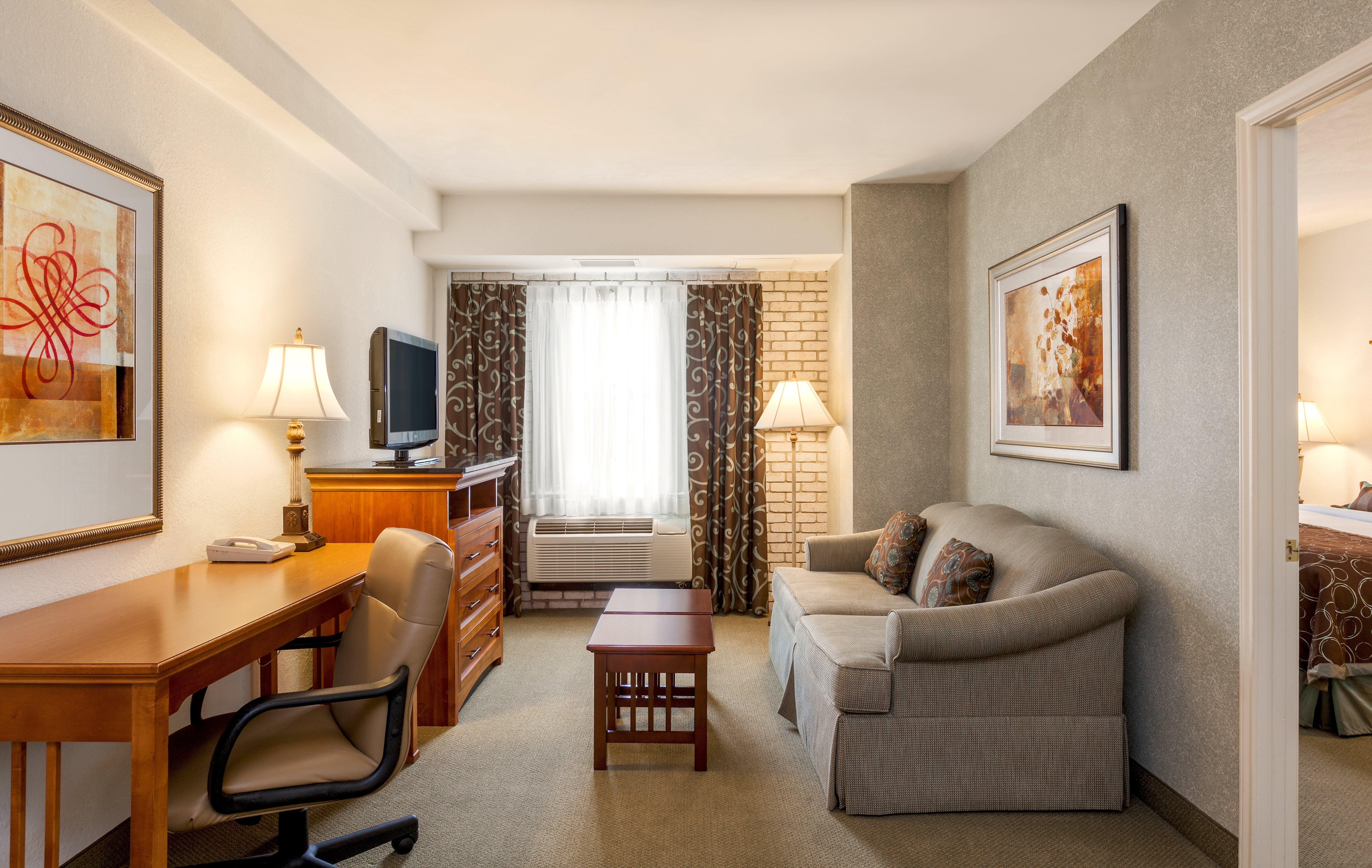 Staybridge Airport By Ihg Hotel