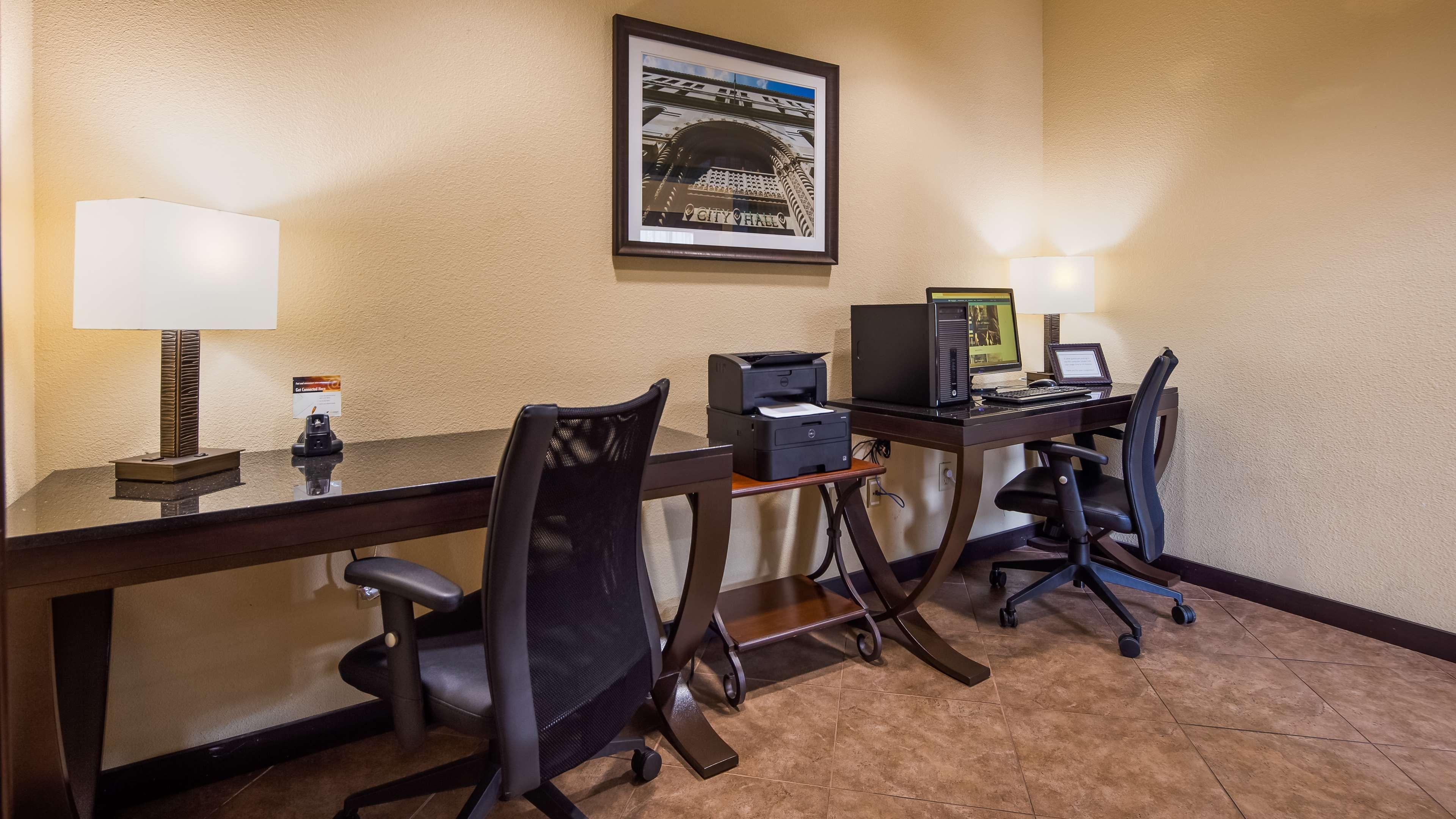 Western Windsor Pointe & Suites-at&t Center 2*