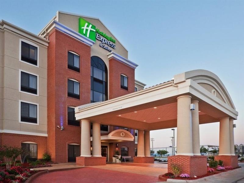 Express & Frost Bank Center By Ihg 2*