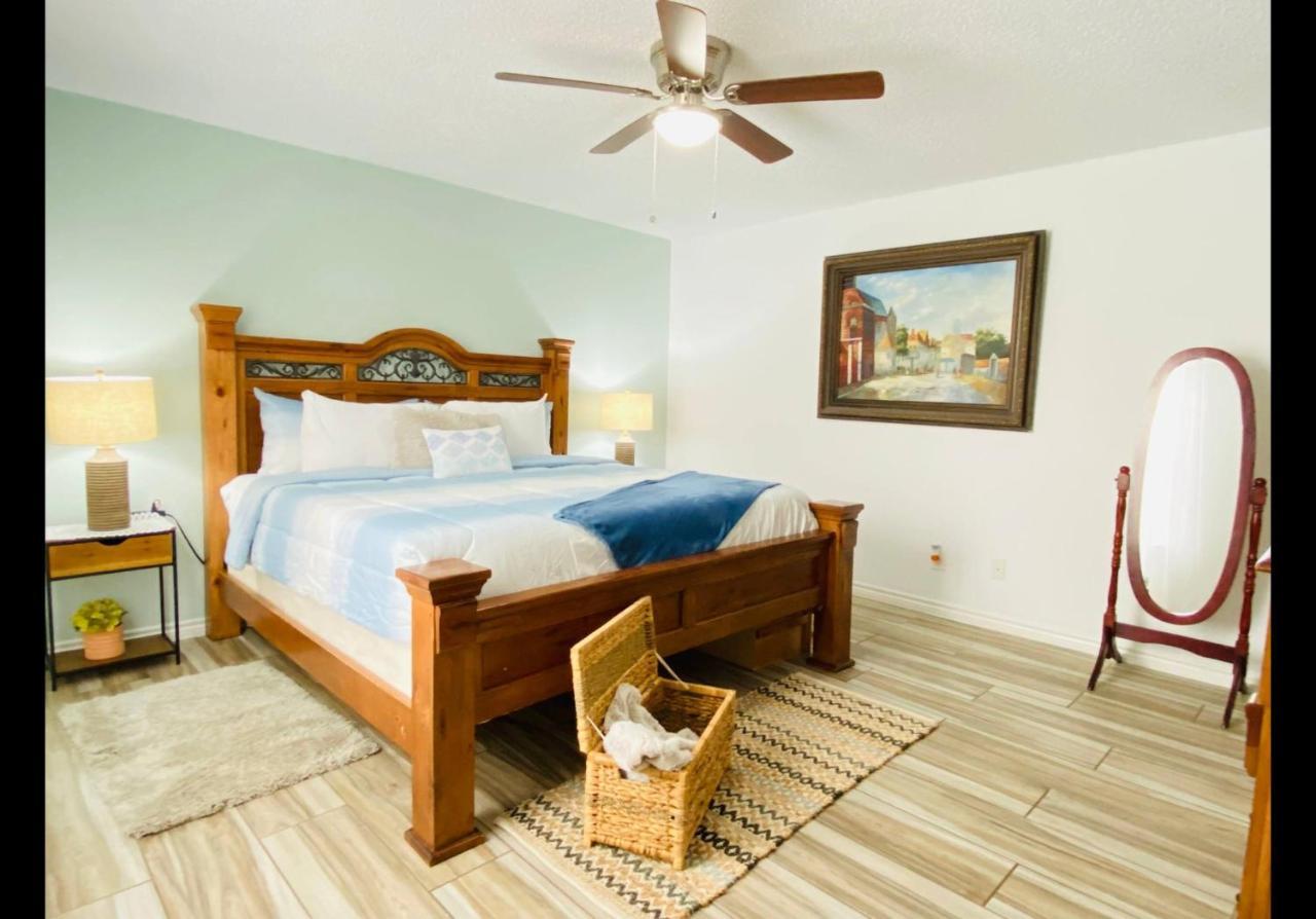 Cozy Urban Getaway * San Antonio