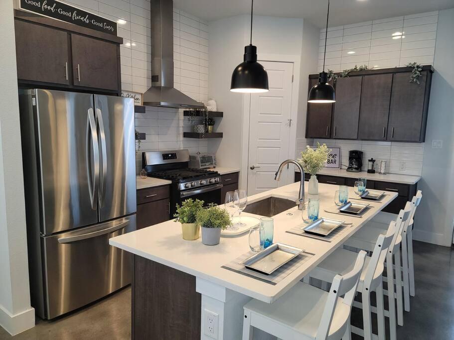 The Alamo Riverwalk Pearl Modern 4 Bedroom San Antonio