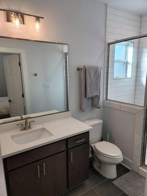 The Alamo Riverwalk Pearl Modern 4 Bedroom Holiday home