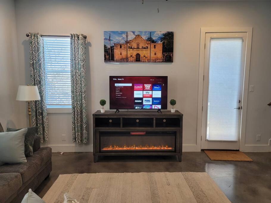 The Alamo Riverwalk Pearl Modern 4 Bedroom San Antonio
