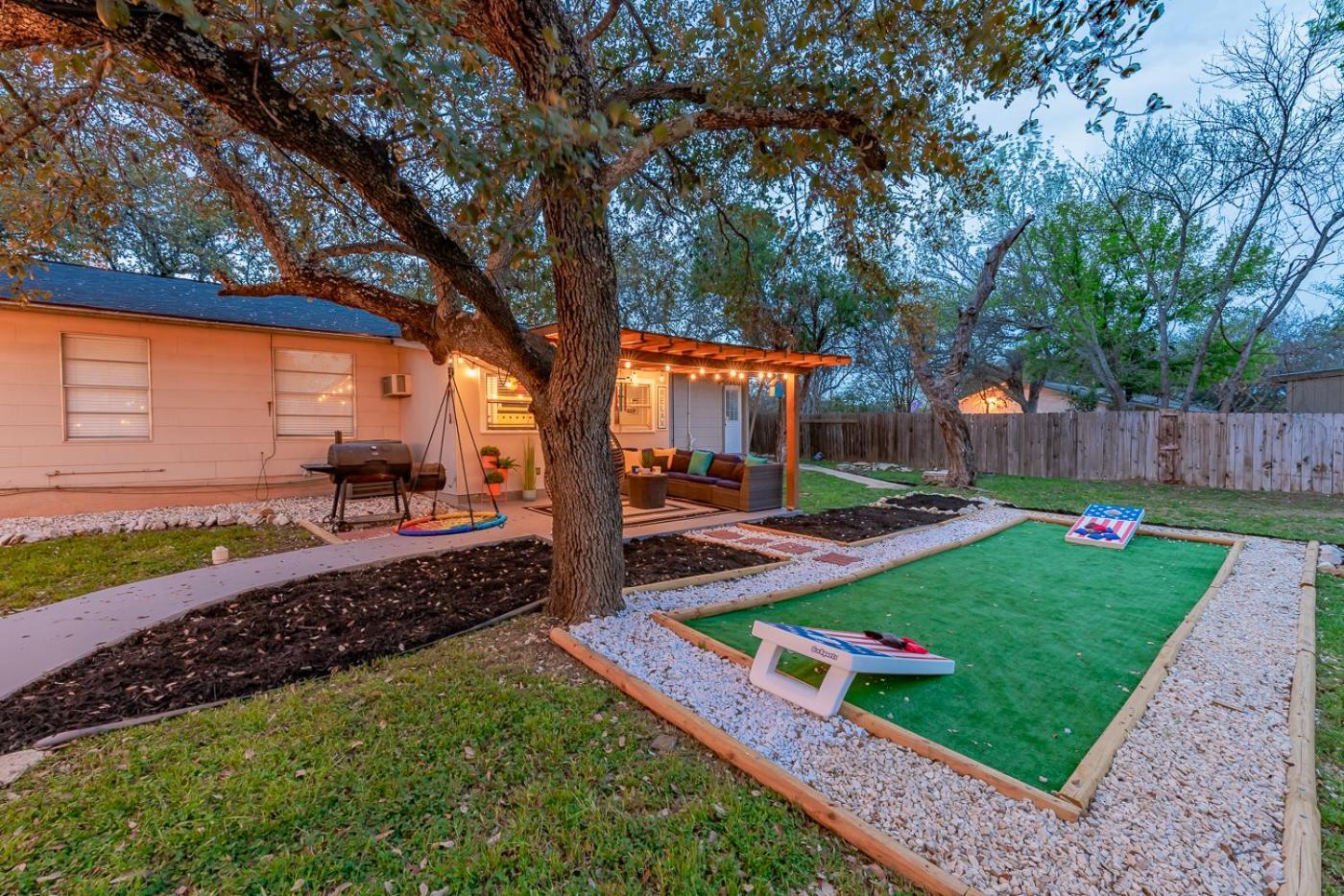 Texas Vacation Home, Game & Pool By Sixflags Holiday home *