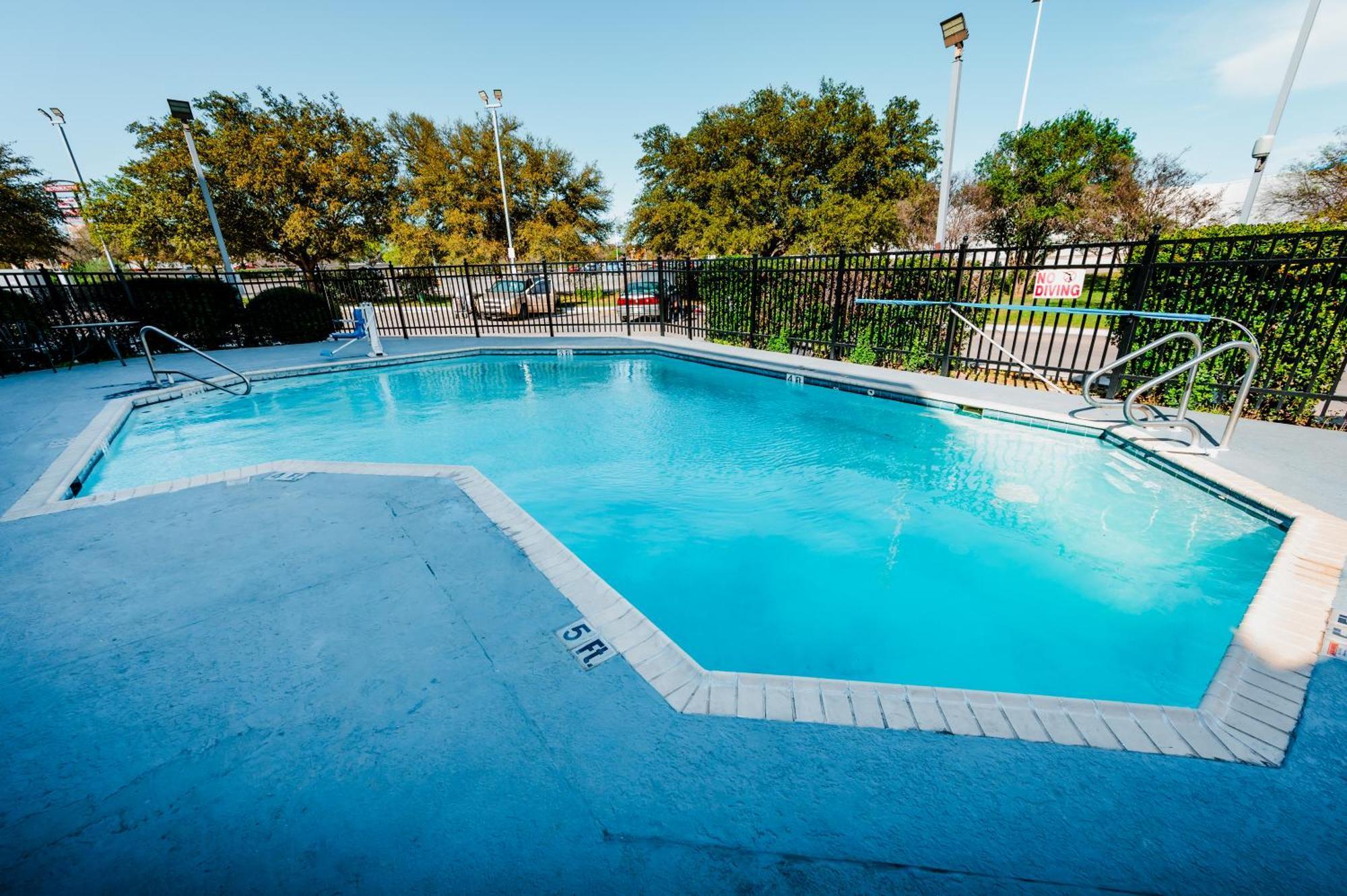 Hometowne By Red Roof - Seaworld Northwest Motel San Antonio