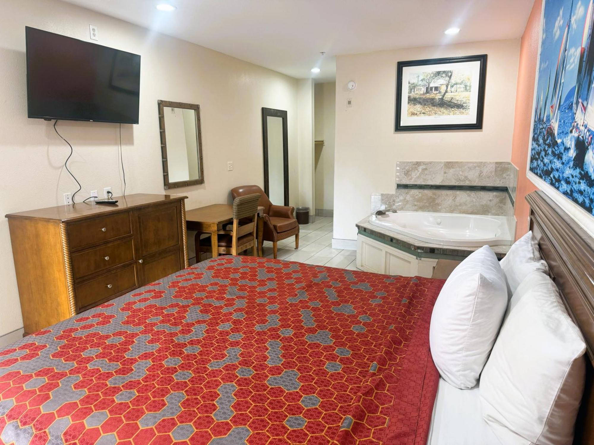 Pecan Valley & Hotel San Antonio