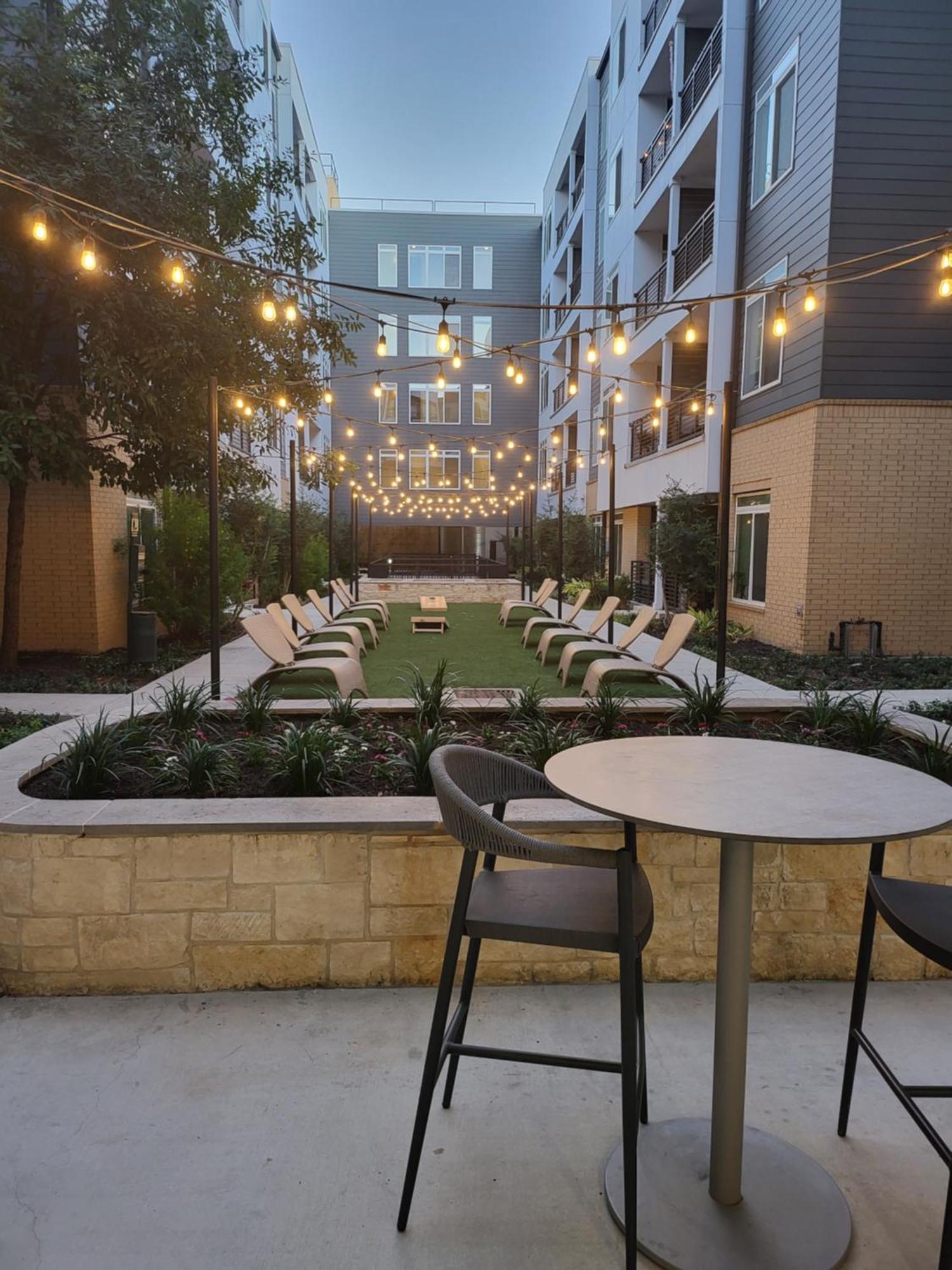 Apartment Beautiful On Riverwalk W King Ste Free Parking Pet Friendly Centrally Located On The Riverwalk San Antonio