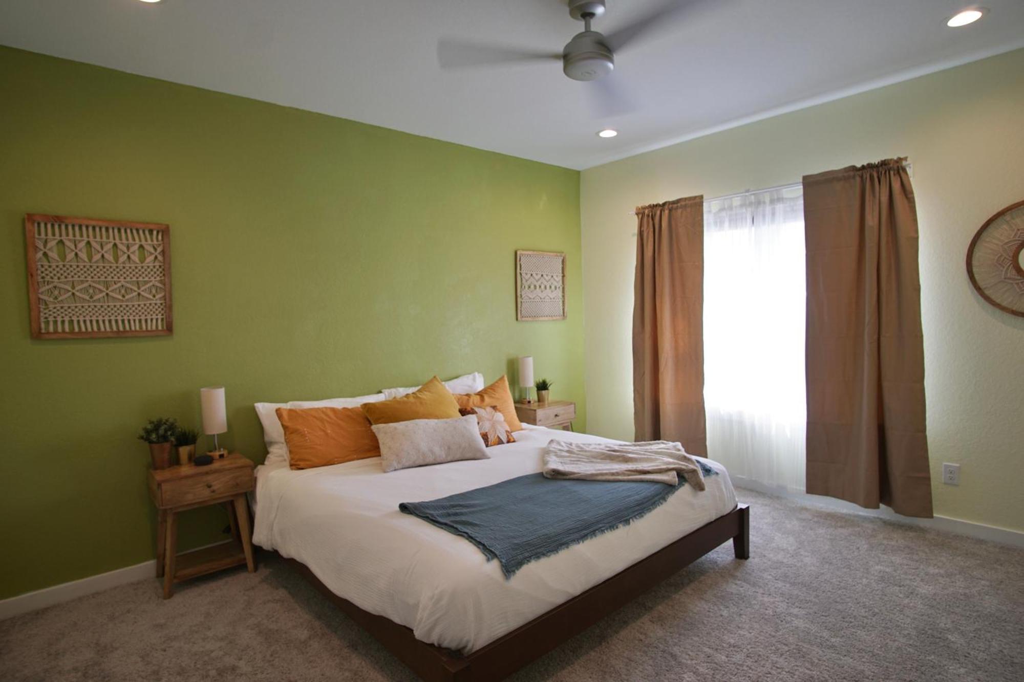 Posh 210 * San Antonio