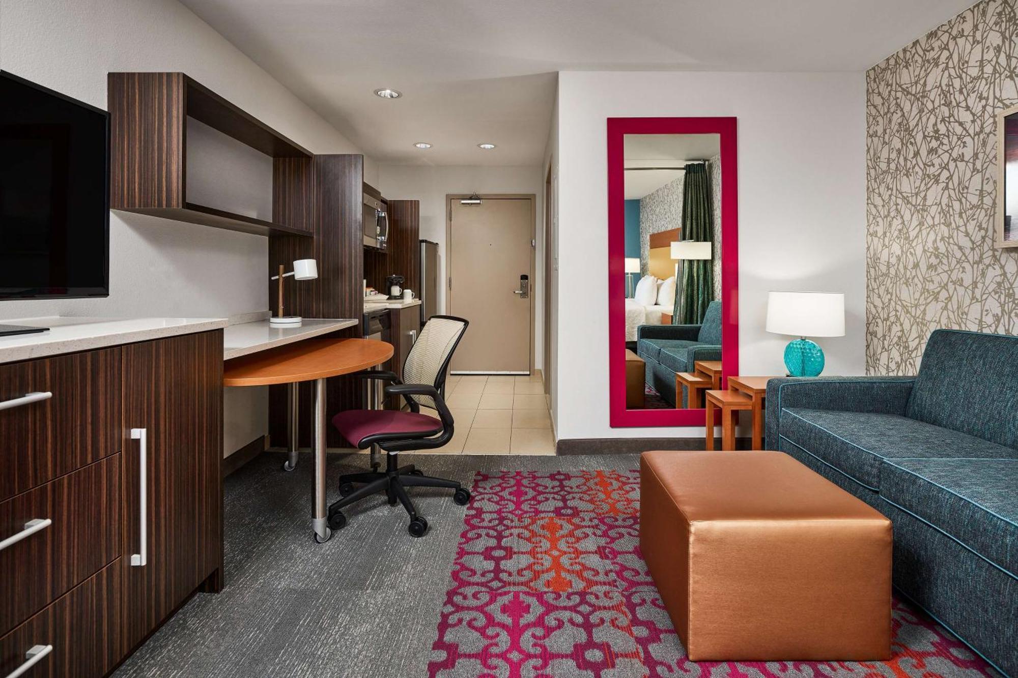 Hotel Home2 By Hilton Airport, Tx
