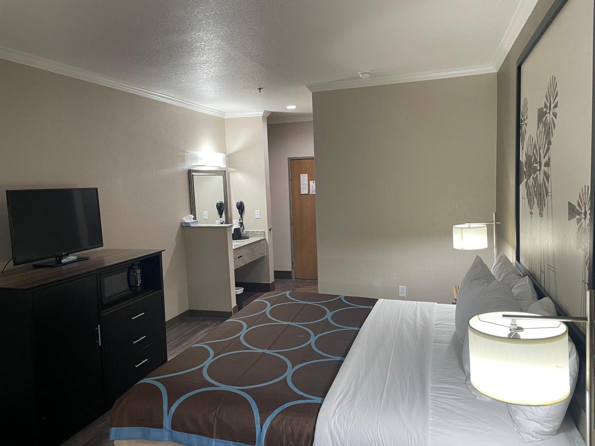 Hotel Super 8 By Wyndham San Antonio/alamodome Area 2*