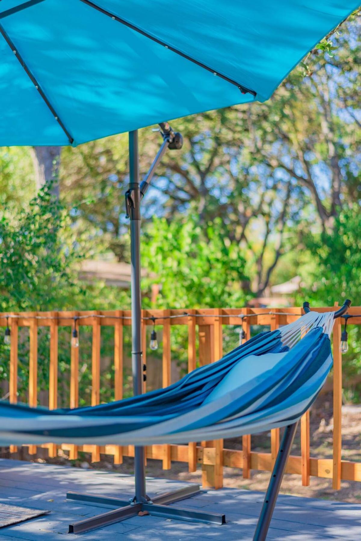 Texas Vacation Home, Game & Pool By Sixflags Holiday home *