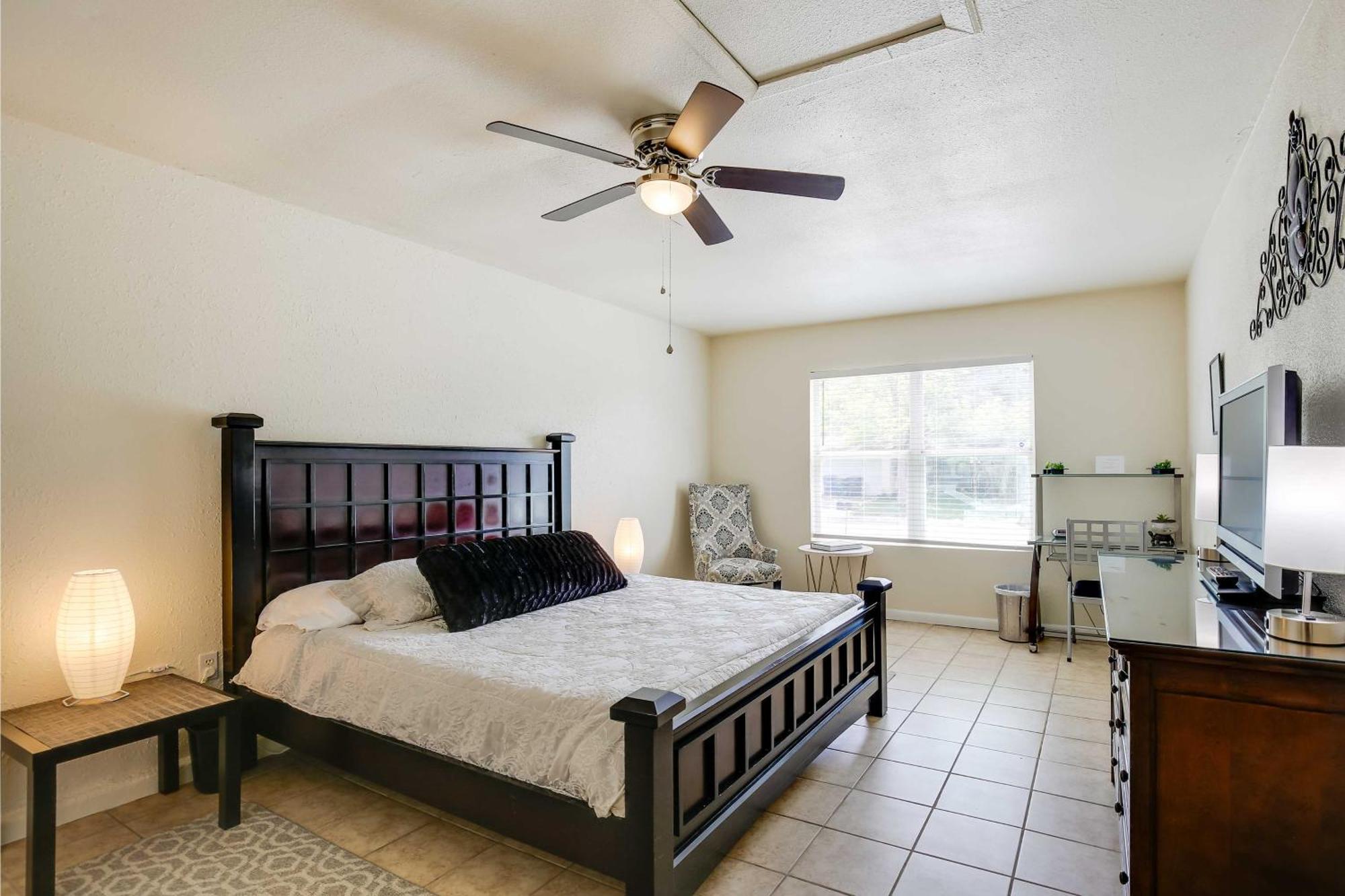 Sunny With Backyard And Patio! * San Antonio