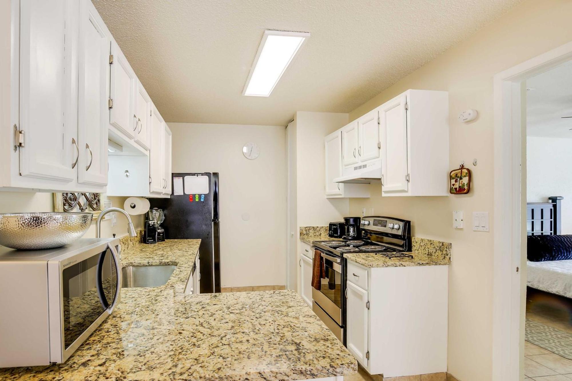 Holiday home Sunny With Backyard And Patio! *