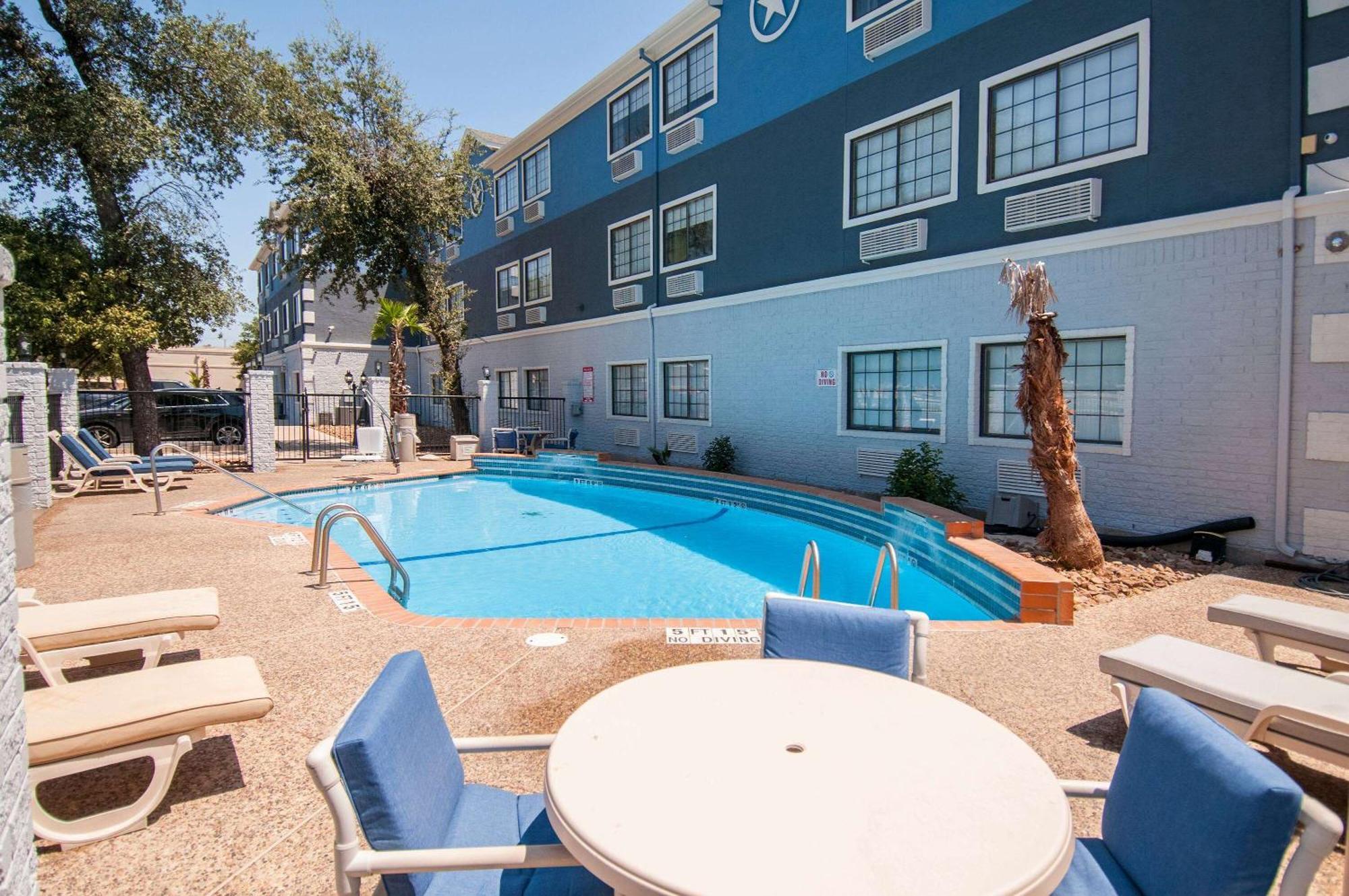 Days & By Wyndham North/stone Oak 2* San Antonio