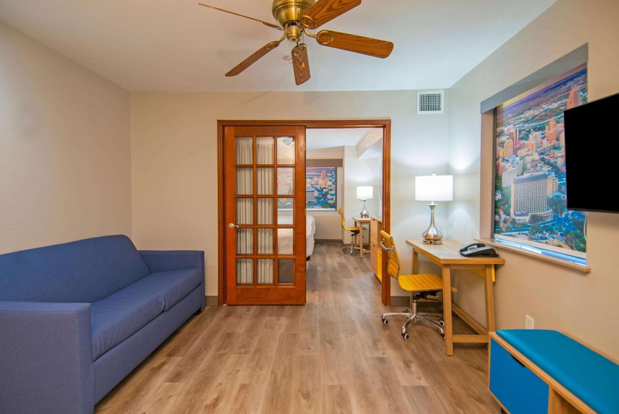 Days & By Wyndham North/stone Oak Hotel San Antonio