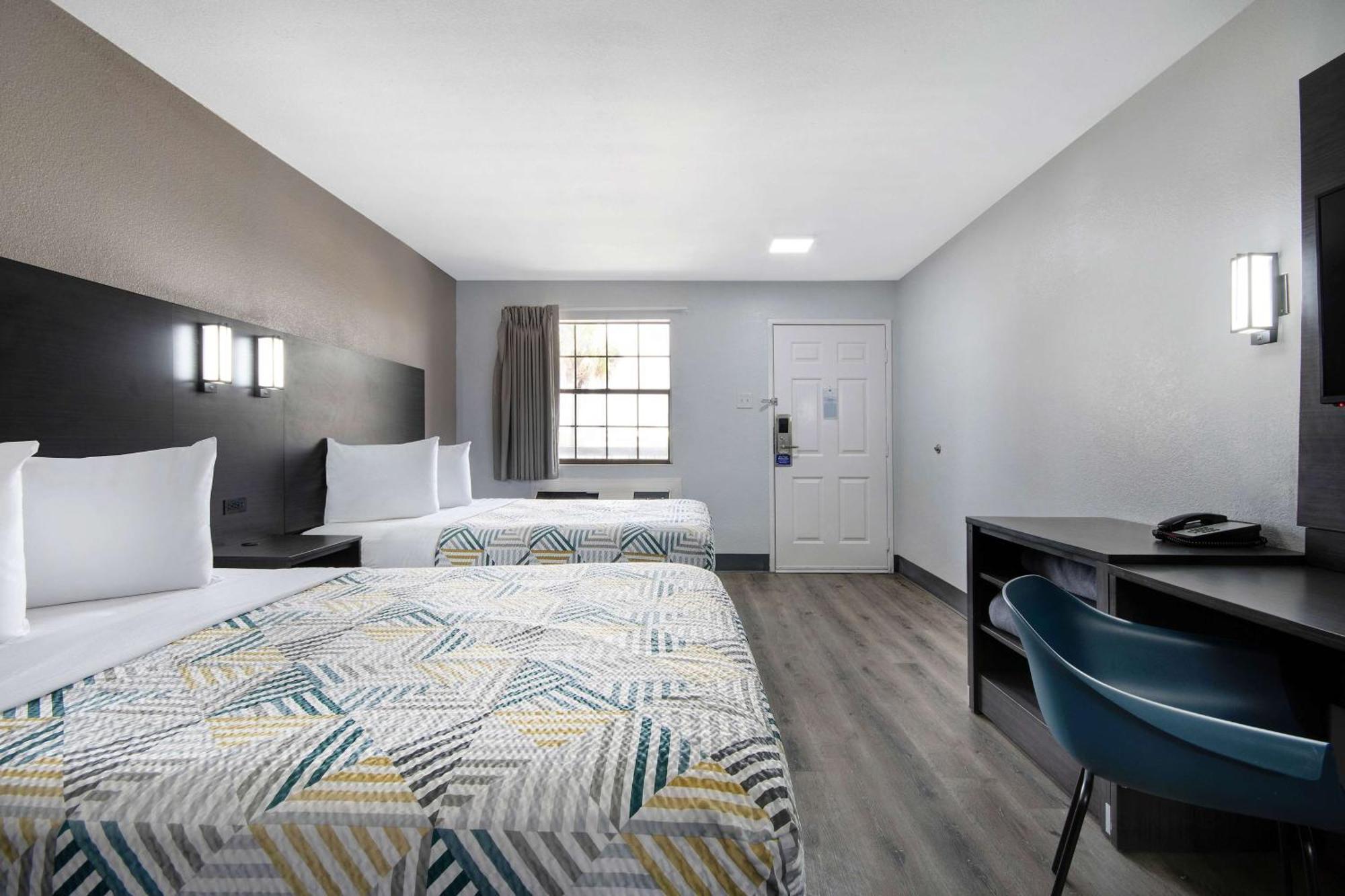 6 Tx Northwest Medical Center Hotel 2*