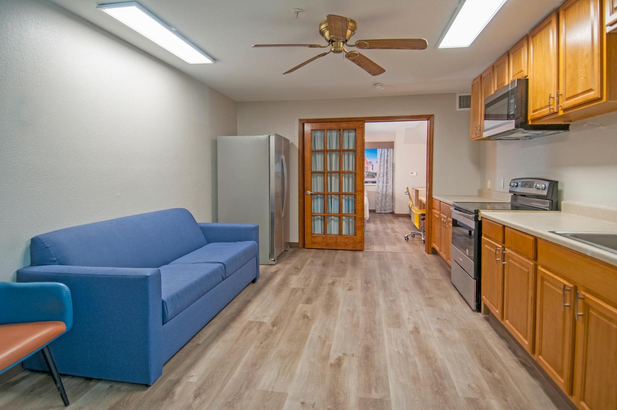 Days & By Wyndham North/stone Oak San Antonio