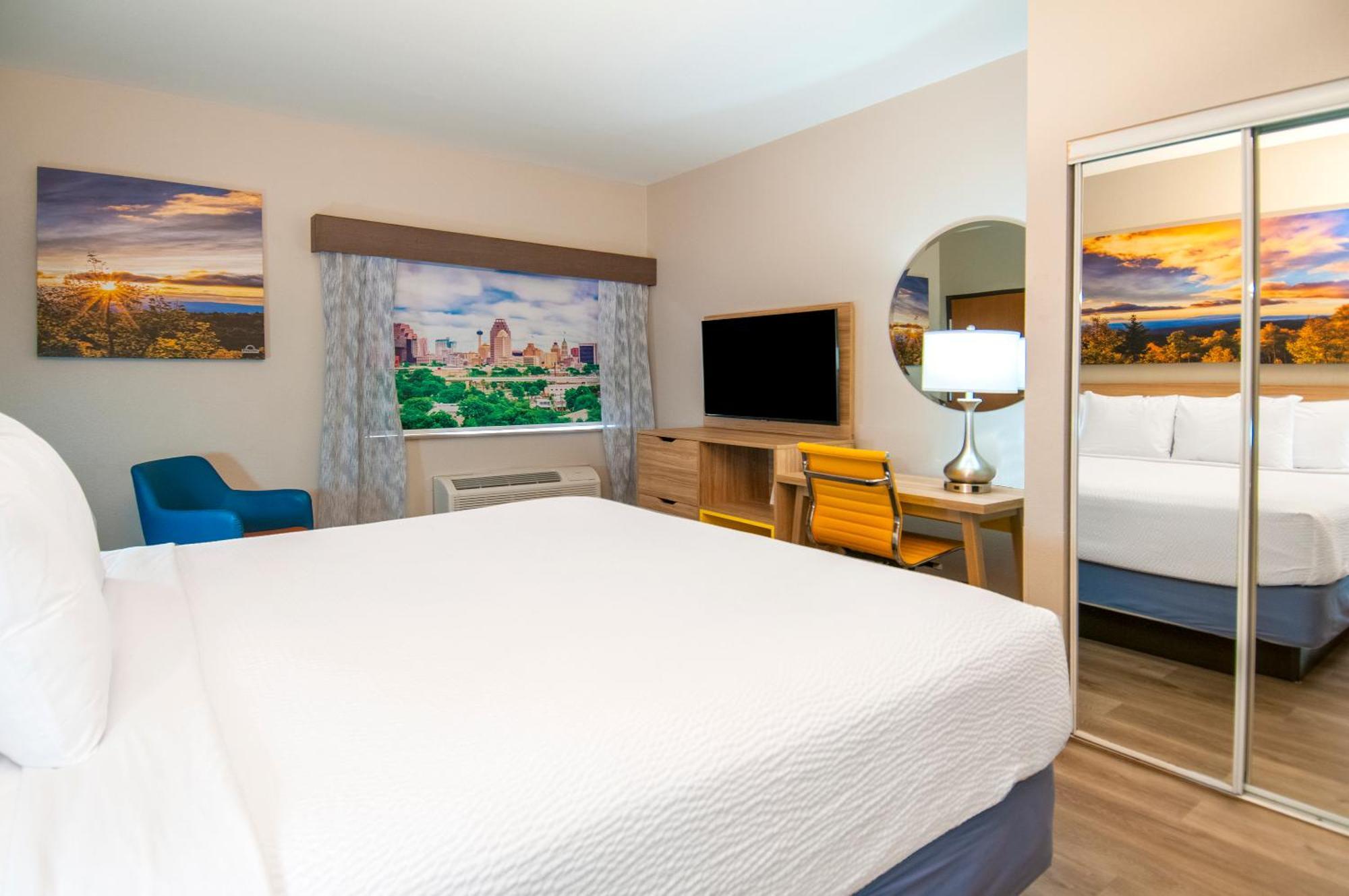 Days & By Wyndham North/stone Oak 2*