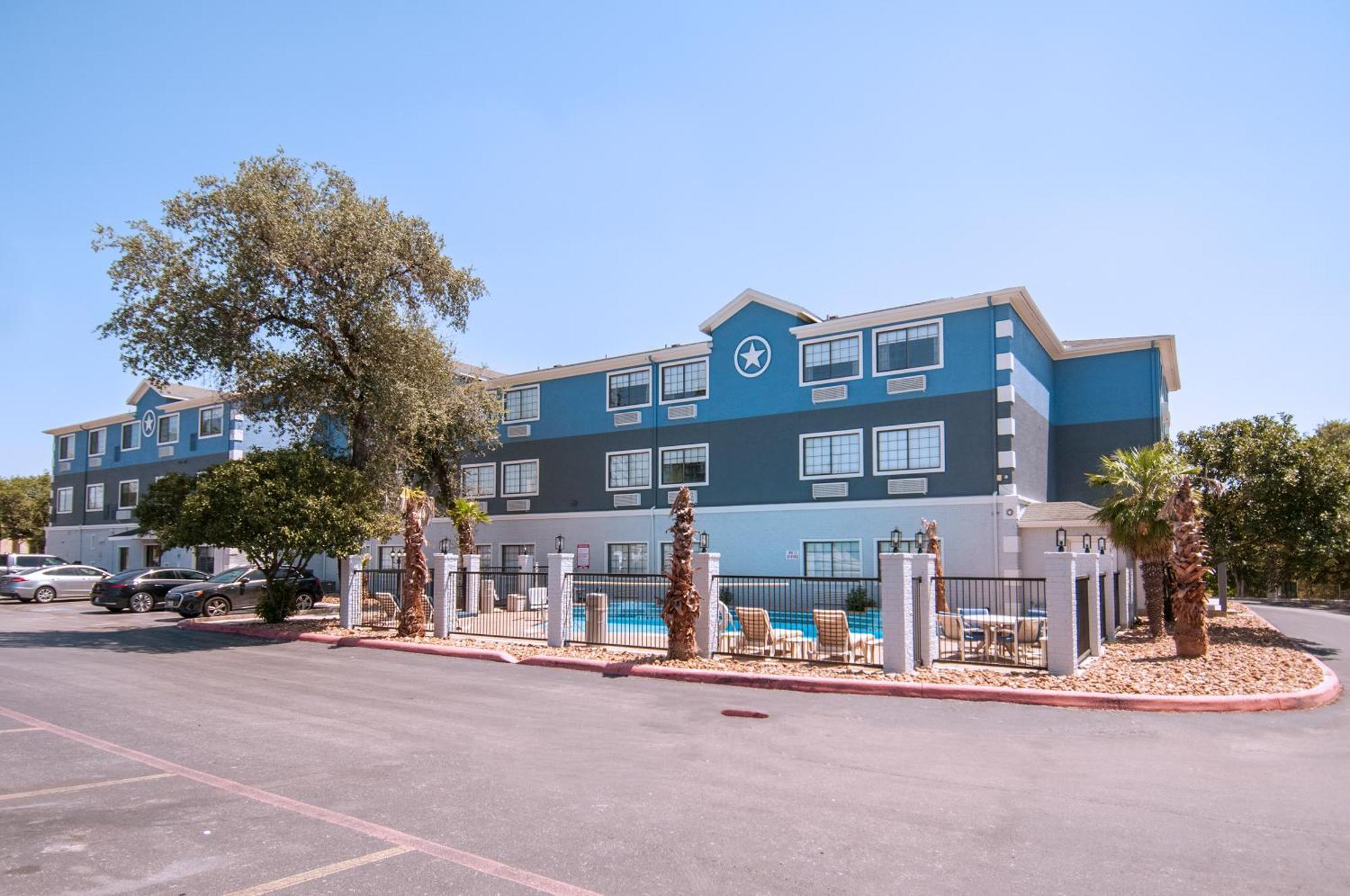 Days & By Wyndham North/stone Oak 2* San Antonio