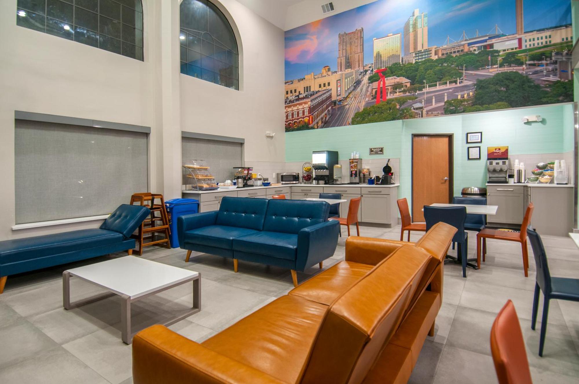 Days & By Wyndham North/stone Oak Hotel 2*