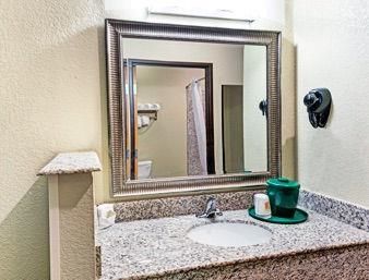 Hotel Super 8 By Wyndham San Antonio/alamodome Area