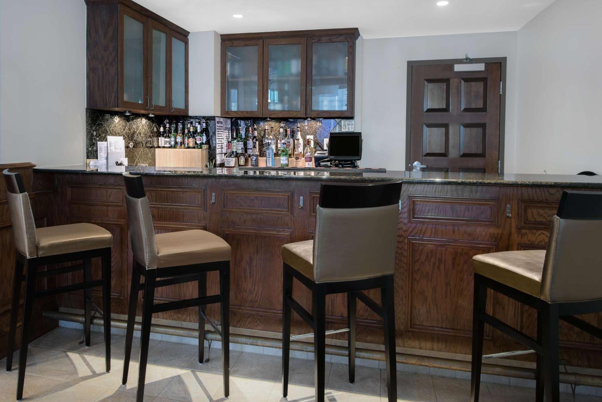 Hotel Hilton Garden Airport 3*