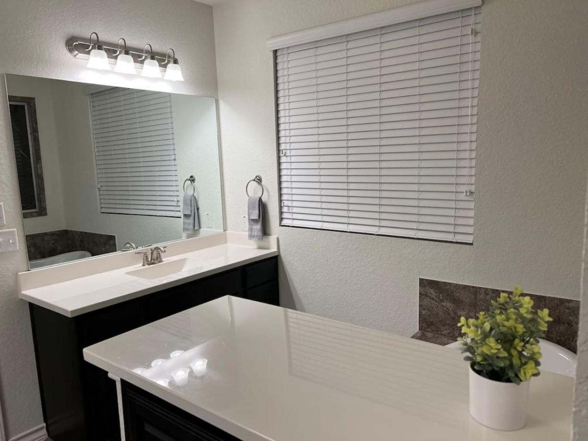 Lxry 7br, Heated Pool And Near Attrns, St2 * San Antonio