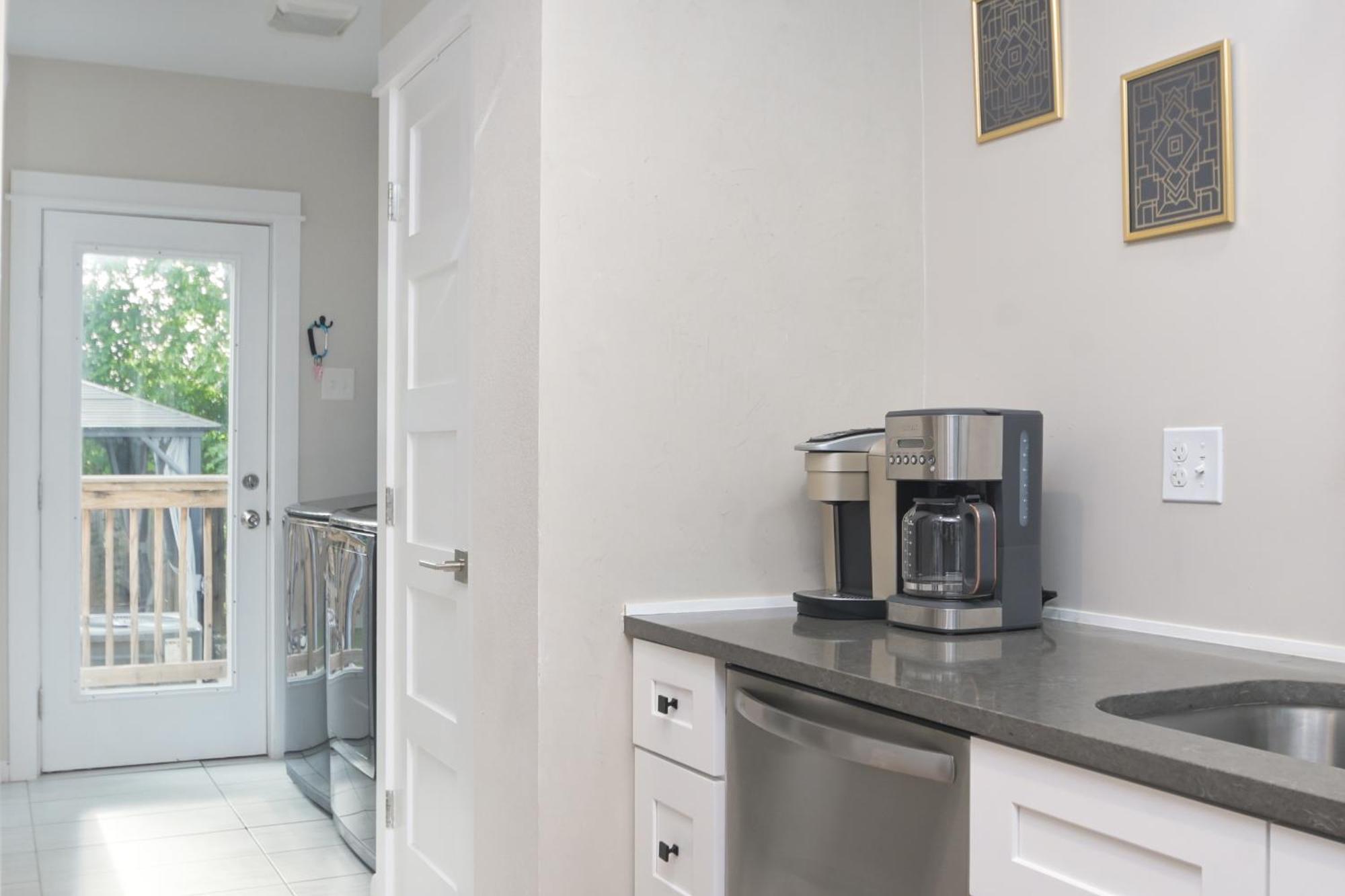 The Marbled Speakeasy - Luxury By The Alamo Villa *