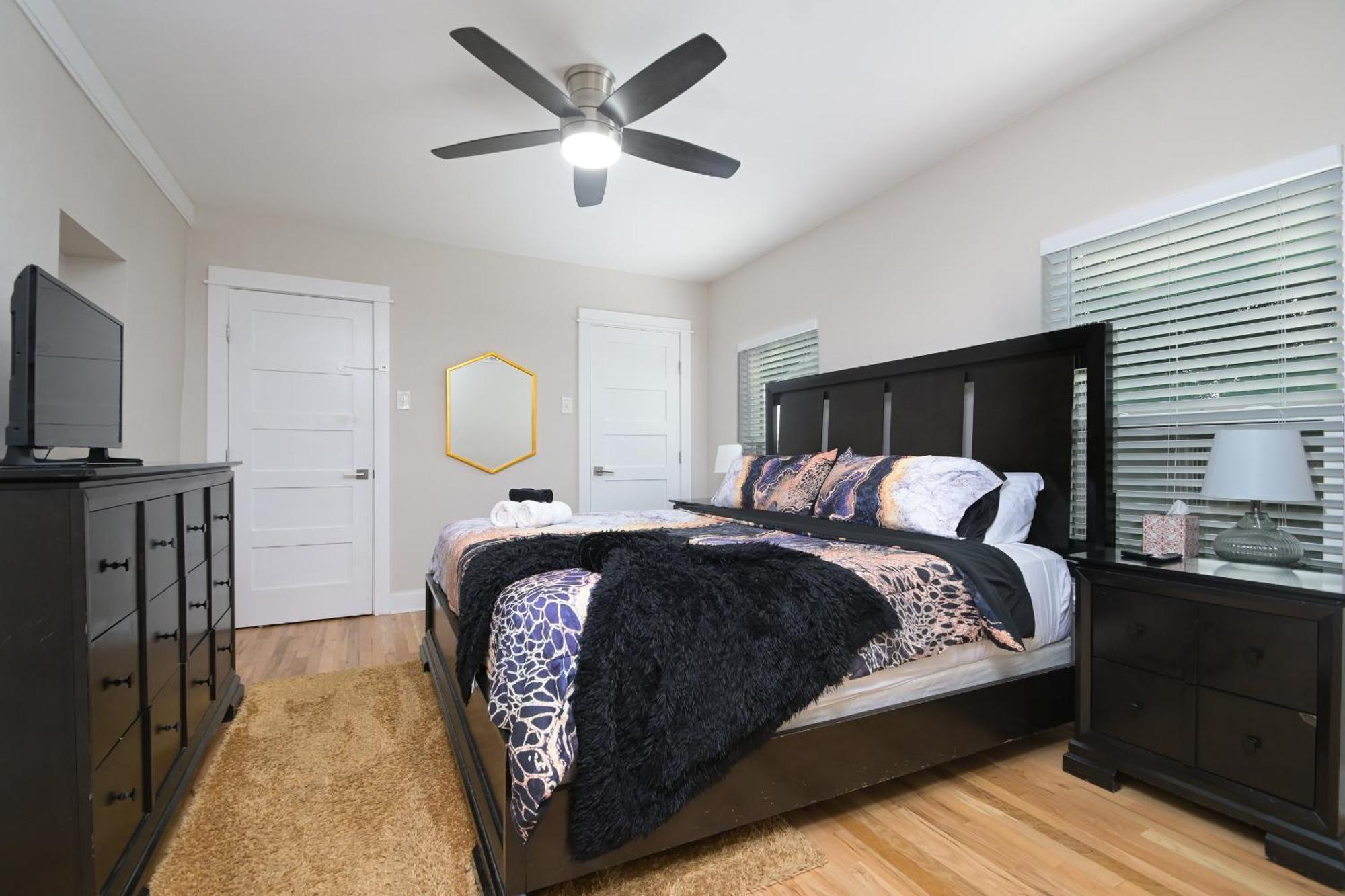 Villa The Marbled Speakeasy - Luxury By The Alamo *