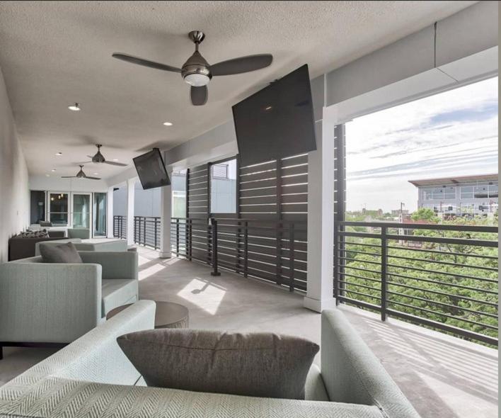 Apartment Riverwalk Penthouse Oasis W/free Parking Gym Pool San Antonio