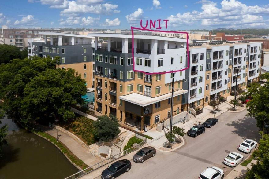 Apartment Riverwalk Penthouse Oasis W/free Parking Gym Pool