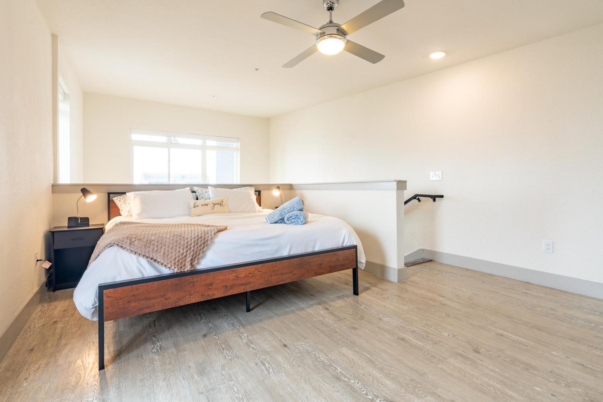Apartment Riverwalk Penthouse Oasis W/free Parking Gym Pool *