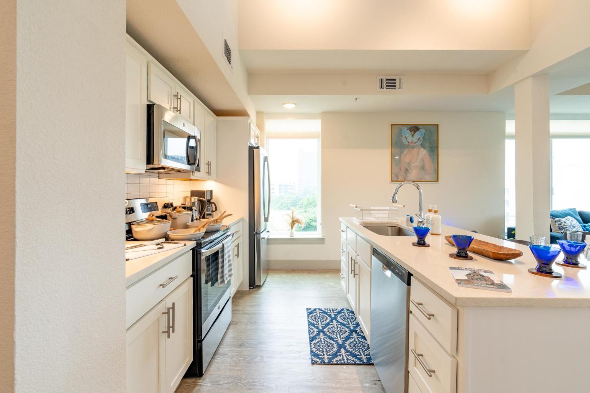 Riverwalk Penthouse Oasis W/free Parking Gym Pool San Antonio
