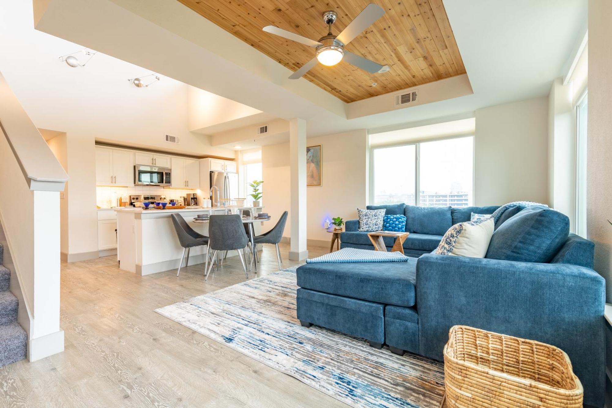 Apartment Riverwalk Penthouse Oasis W/free Parking Gym Pool San Antonio
