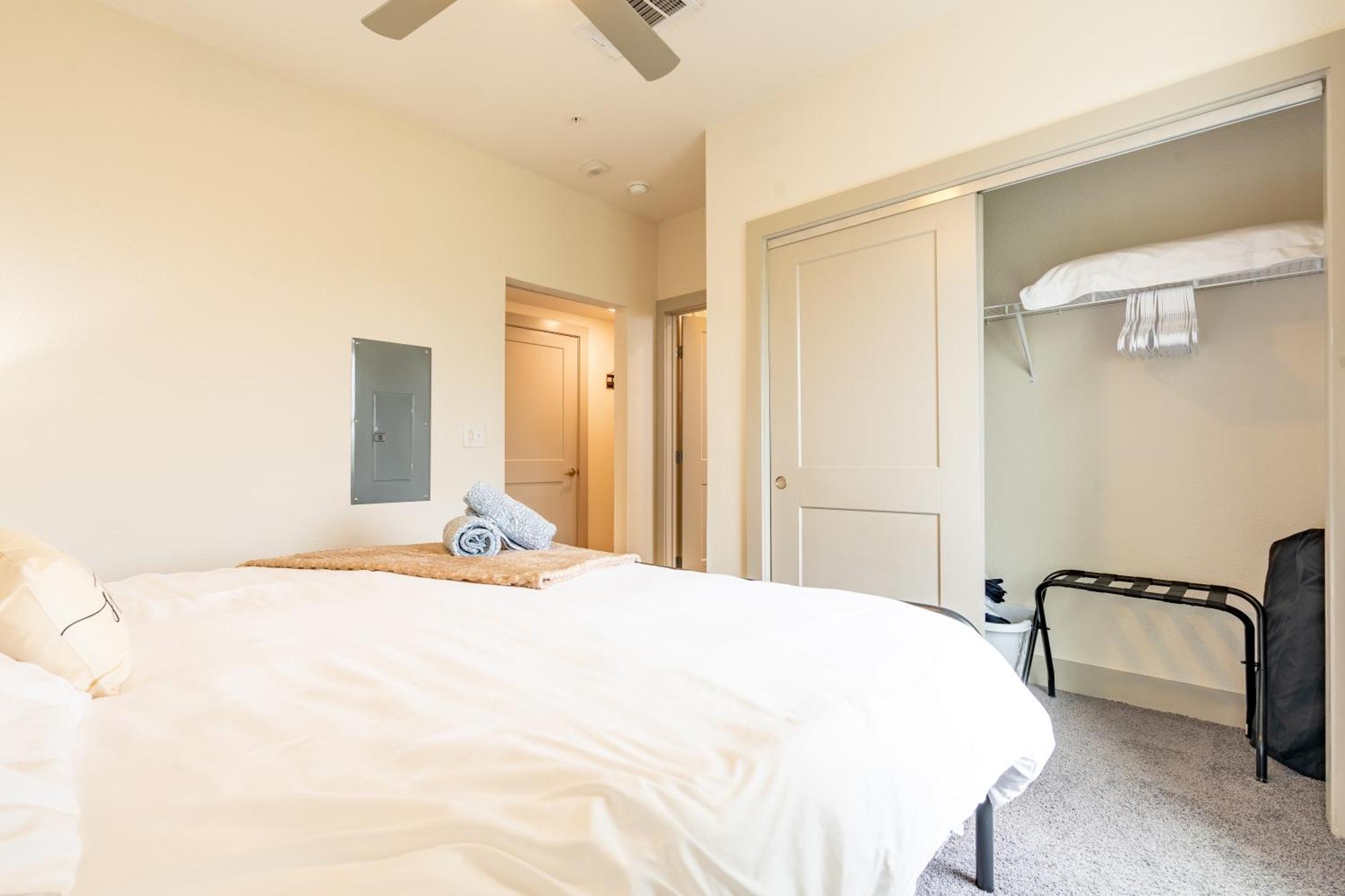 Riverwalk Penthouse Oasis W/free Parking Gym Pool Apartment San Antonio