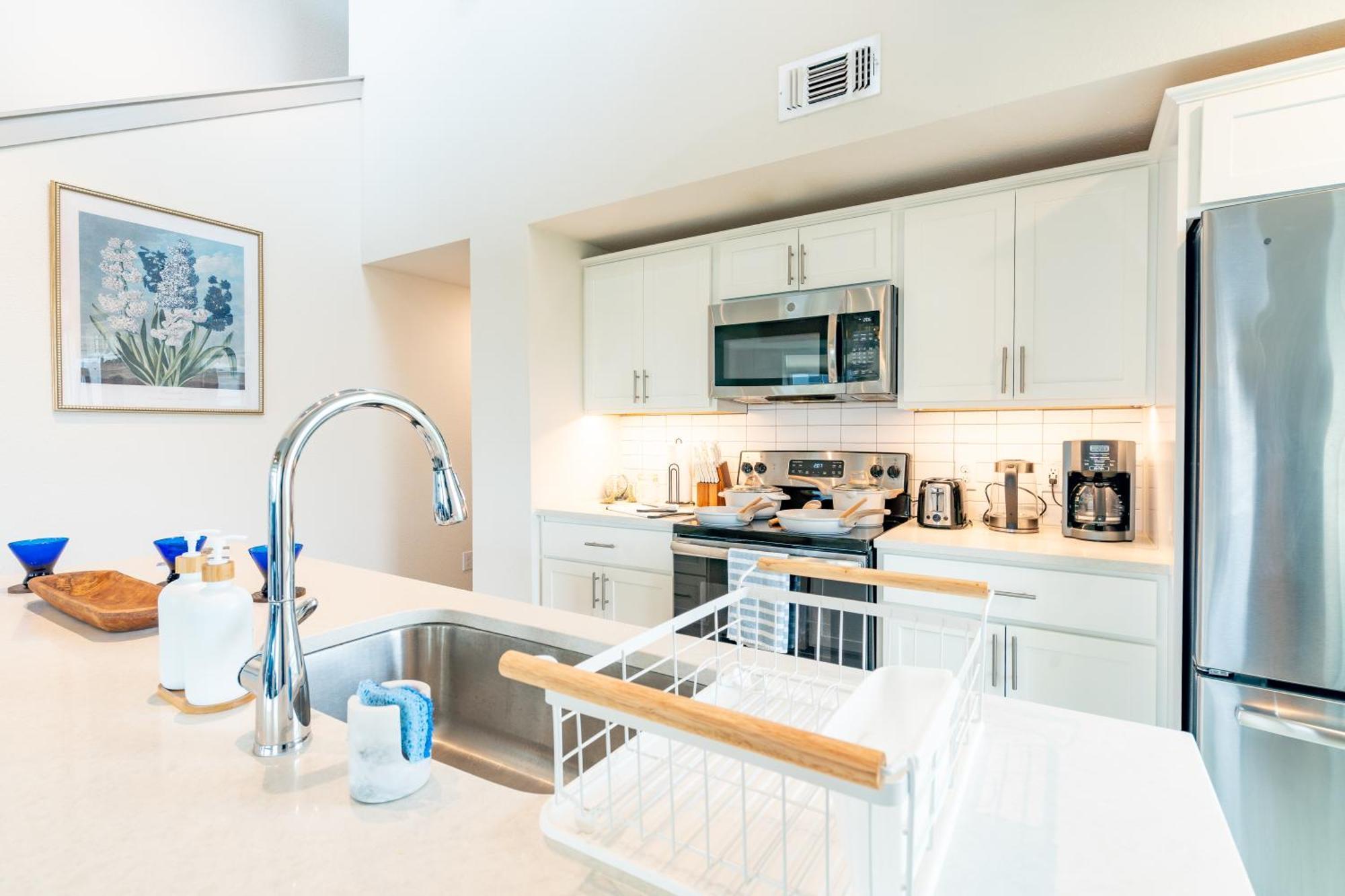 Riverwalk Penthouse Oasis W/free Parking Gym Pool