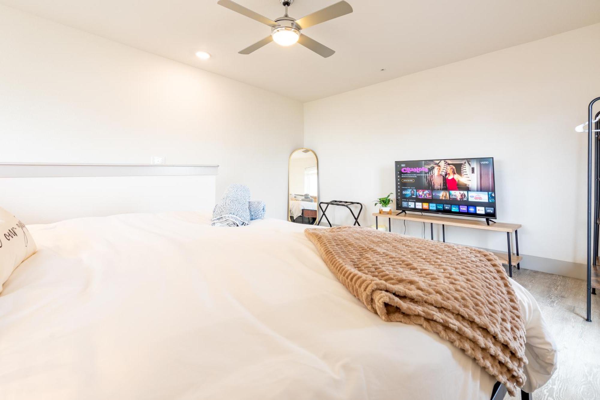 Apartment Riverwalk Penthouse Oasis W/free Parking Gym Pool *